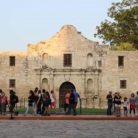 Stunning Cozy Downtown Guesthouse San Antonio Exterior photo